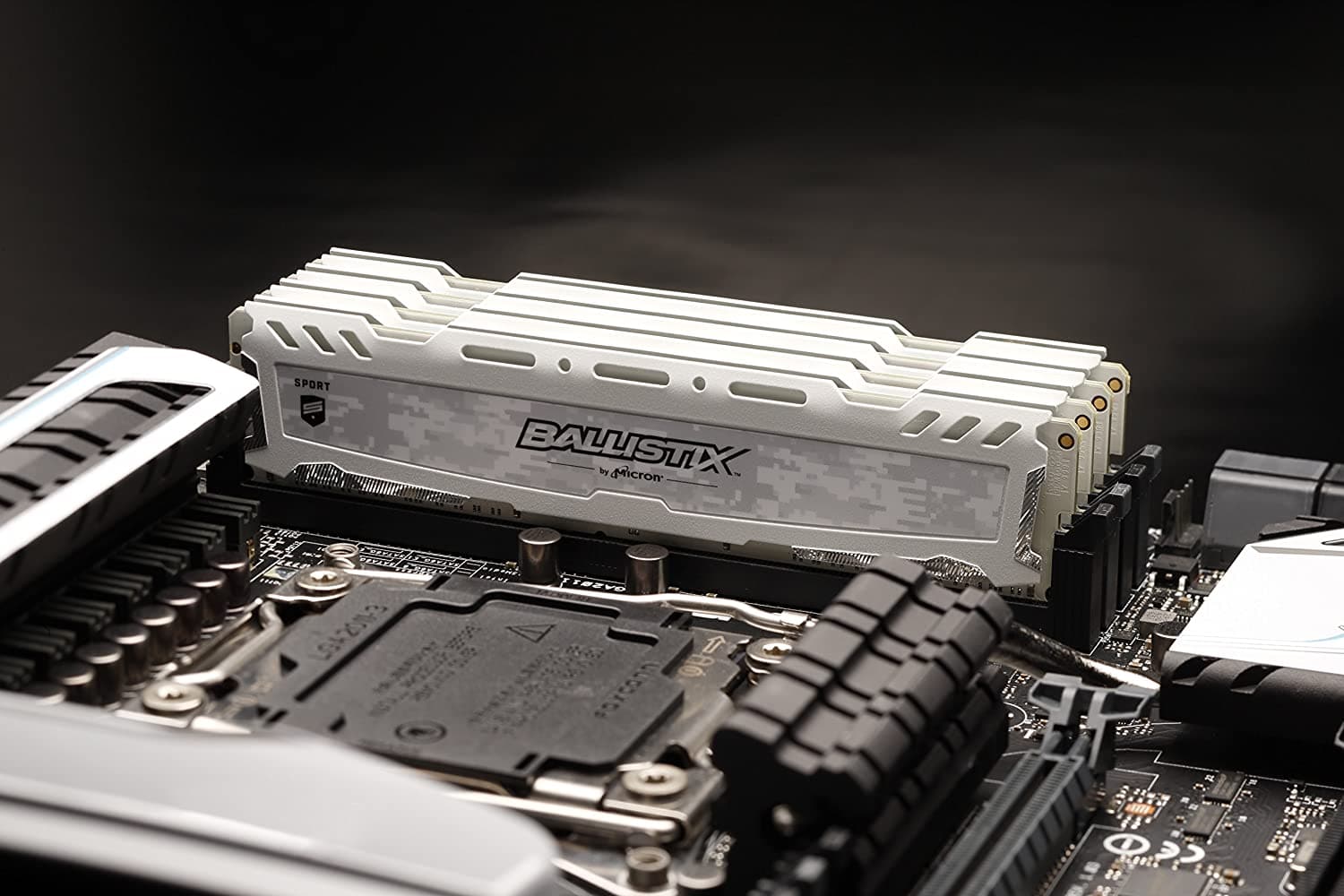 CRUCIAL Ballistix Sport 16GB ( 16GB x 1 ) 2400MHz DDR4 RAM ( White )