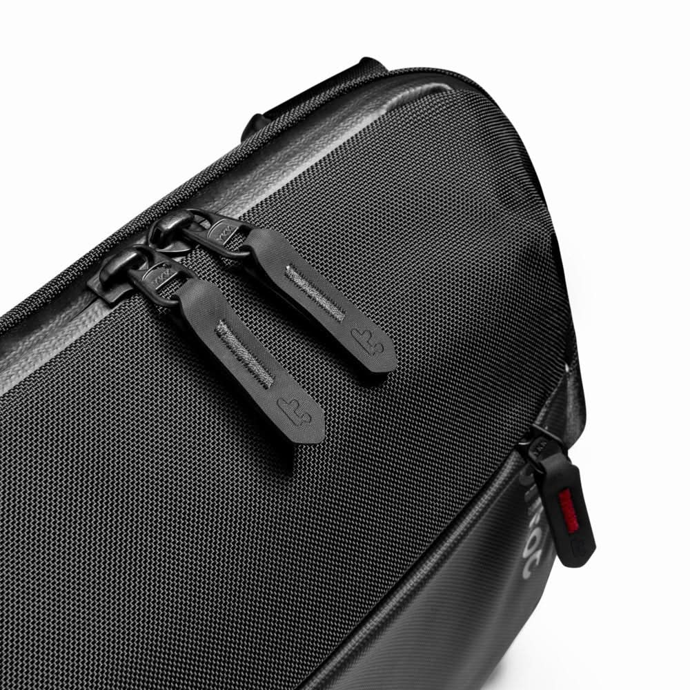 TOMTOC EXPLORER-T21 SLING BAG M 11 INCH/7L-BLACK