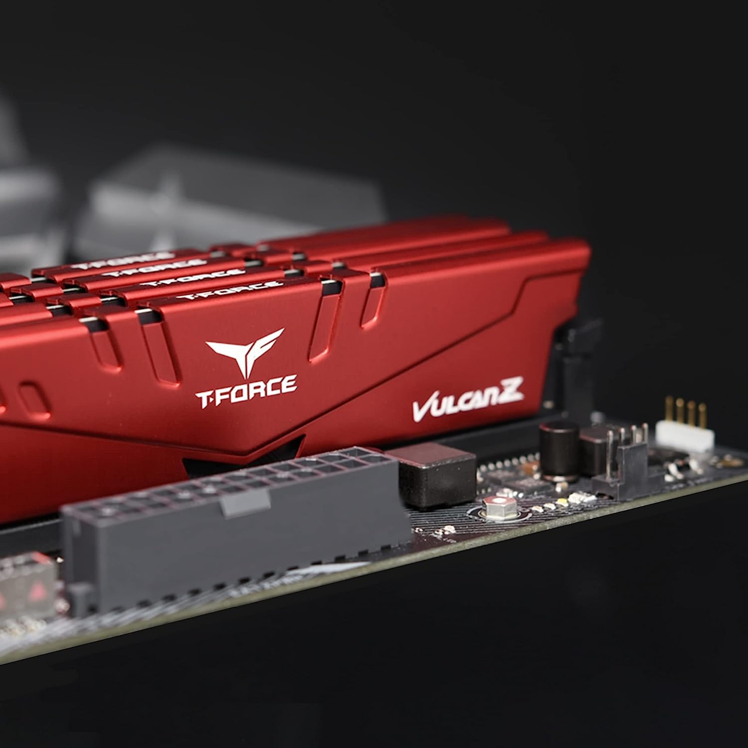 TEAMGROUP T-FORCE VULCAN Z 16GB (16GBX1) DDR4 3200MHZ RED DESKTOP RAM