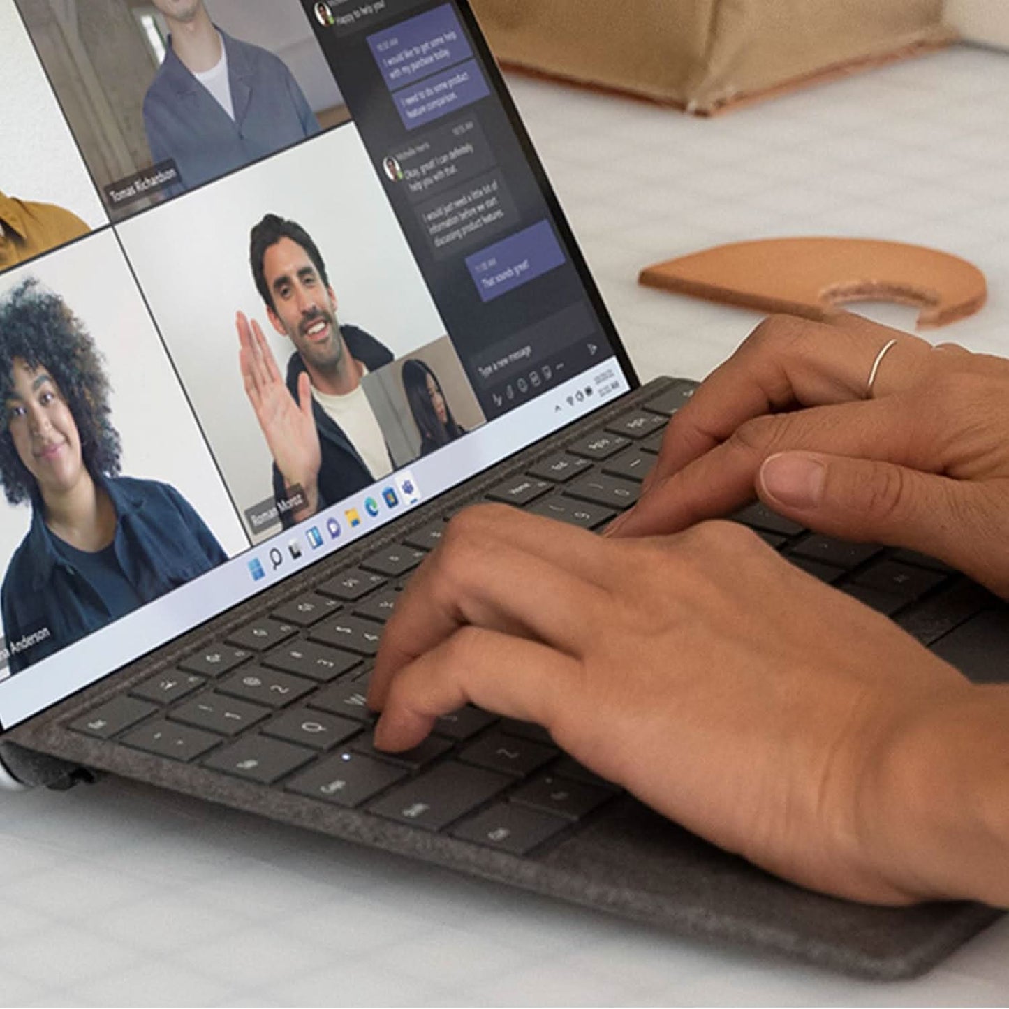 MICROSOFT SURFACE PRO 11 KEYBOARD WITH PEN STORAGE PLATINUM - EP2-01842