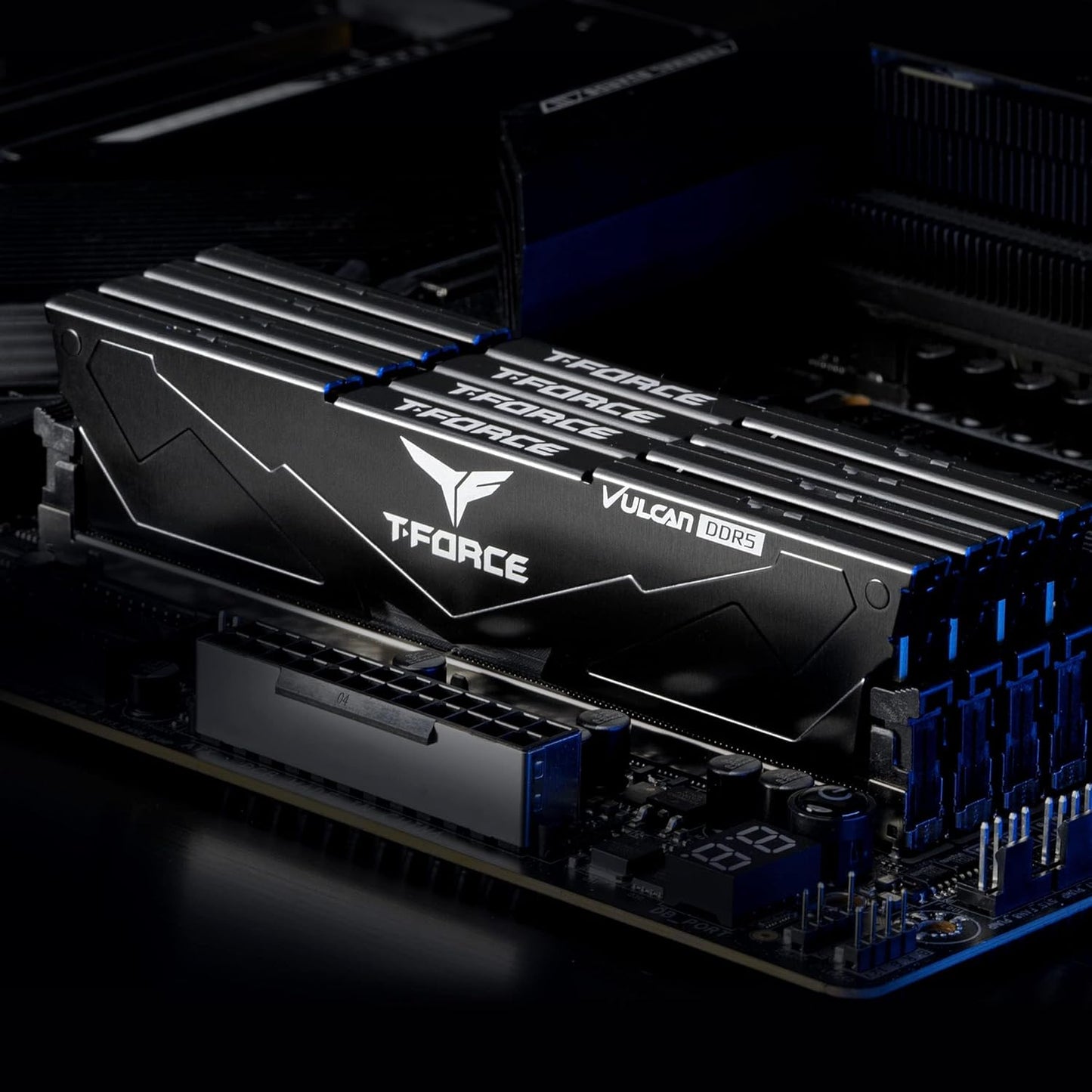 TEAMGROUP T-FORCE VULCAN 32GB (32GBX1) DDR5 5600MHZ DESKTOP RAM (BLACK)