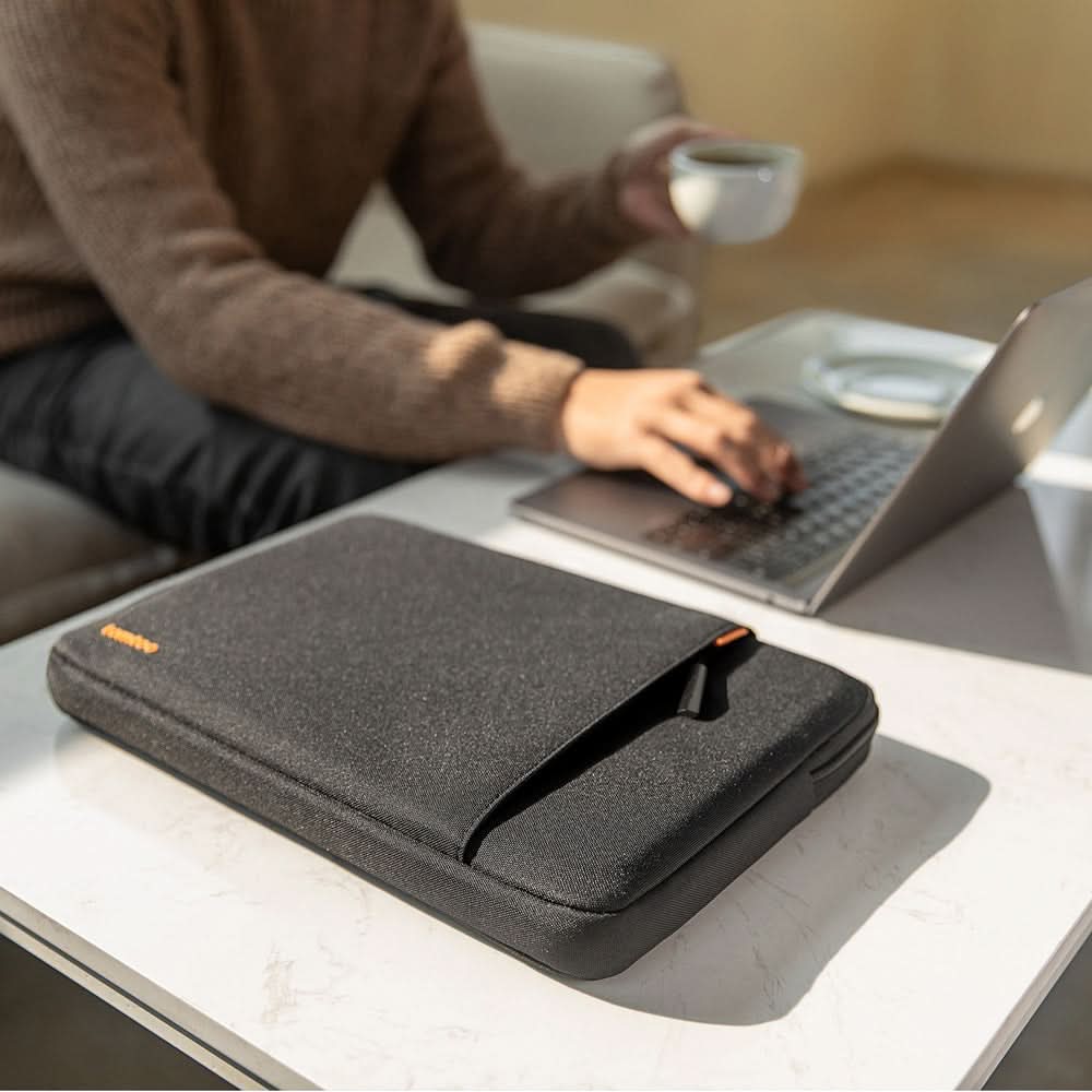 TOMTOC DEFENDER-A13 LAPTOP SLEEVE 15.6 INCH-BLACK