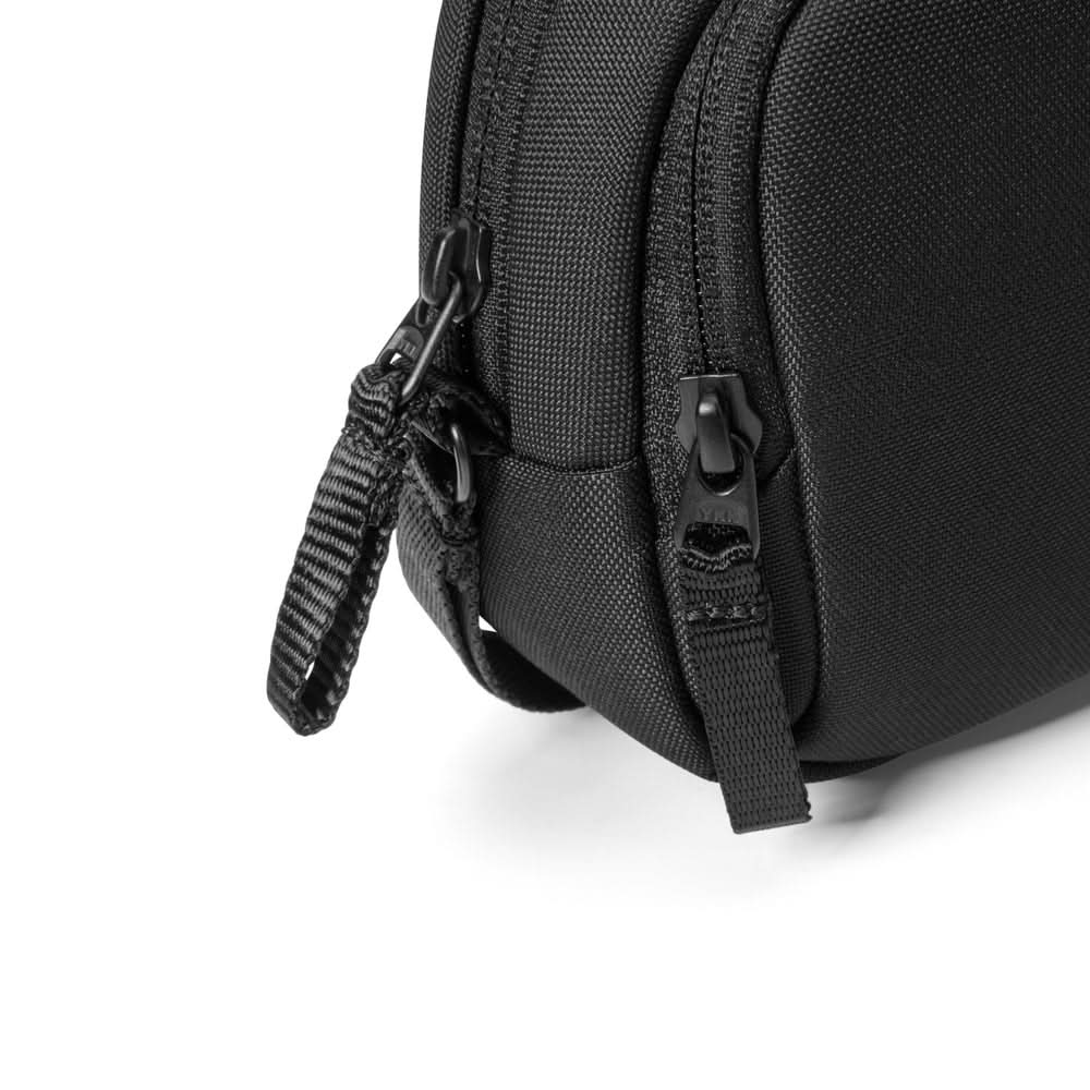 TOMTOC LIGHT-T12 ELECTRONIC ACCESSORY POUCH 1.8L-BLACK