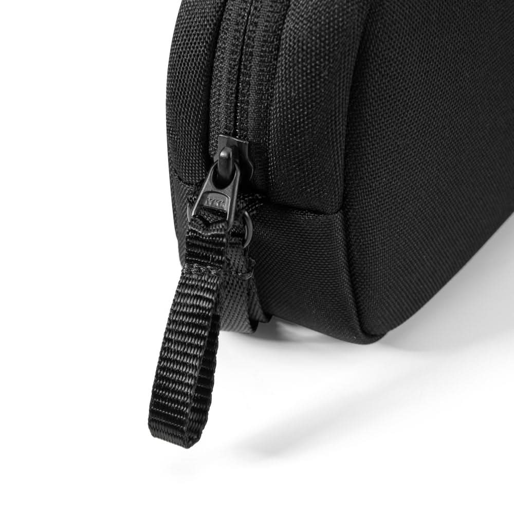 TOMTOC LIGHT-T12 ELECTRONIC ACCESSORY POUCH 1L-BLACK