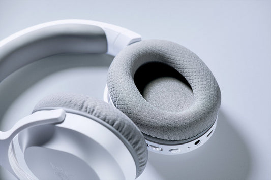 RAZER Barracuda X Wireless 7.1 Surround Gaming Headphone ( Mercury ) ( PS / PC / Xbox ) [ 2021 Model ]